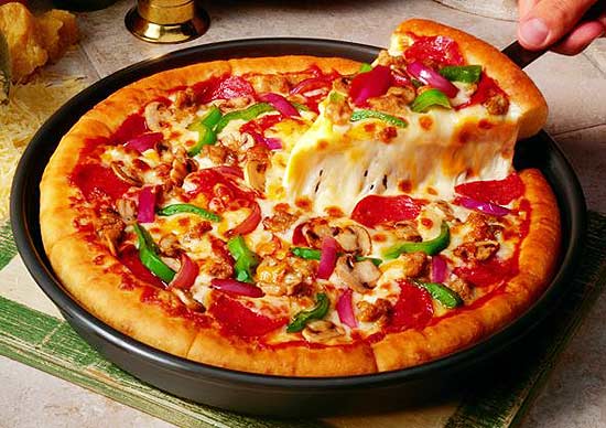 Làm pizza cực ngon chỉ bằng chảo chống dính