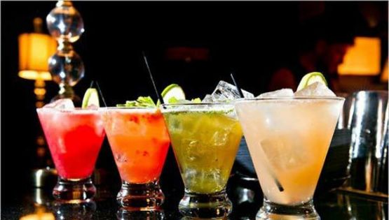 Cách chọn ly thủy tinh đựng sinh tố, nước ép, cocktail