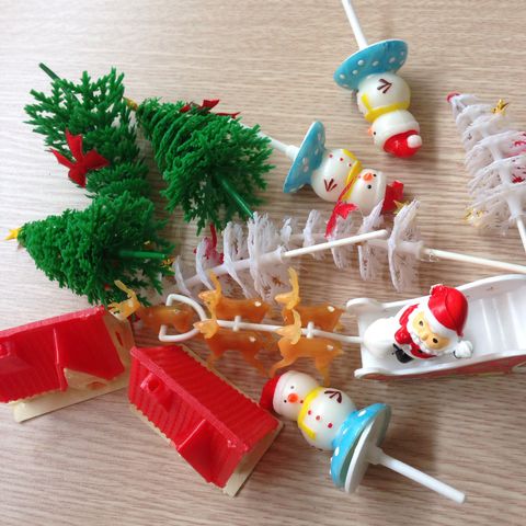 Vài vật dụng dùng trang trí bánh kem noel