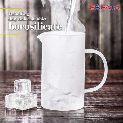 Ca lường thủy tinh có quai 500ml nắp tre - SAPATA - 3