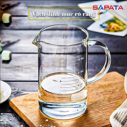 Ca lường thủy tinh có quai 500ml nắp tre - SAPATA - 5